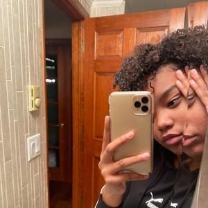 Meet your Posher, Kâmia